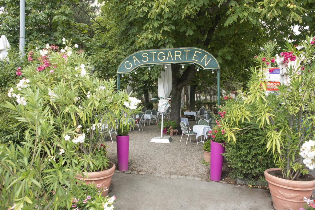 Hotel Bergwirt Schoenbrunn Bécs Kültér fotó