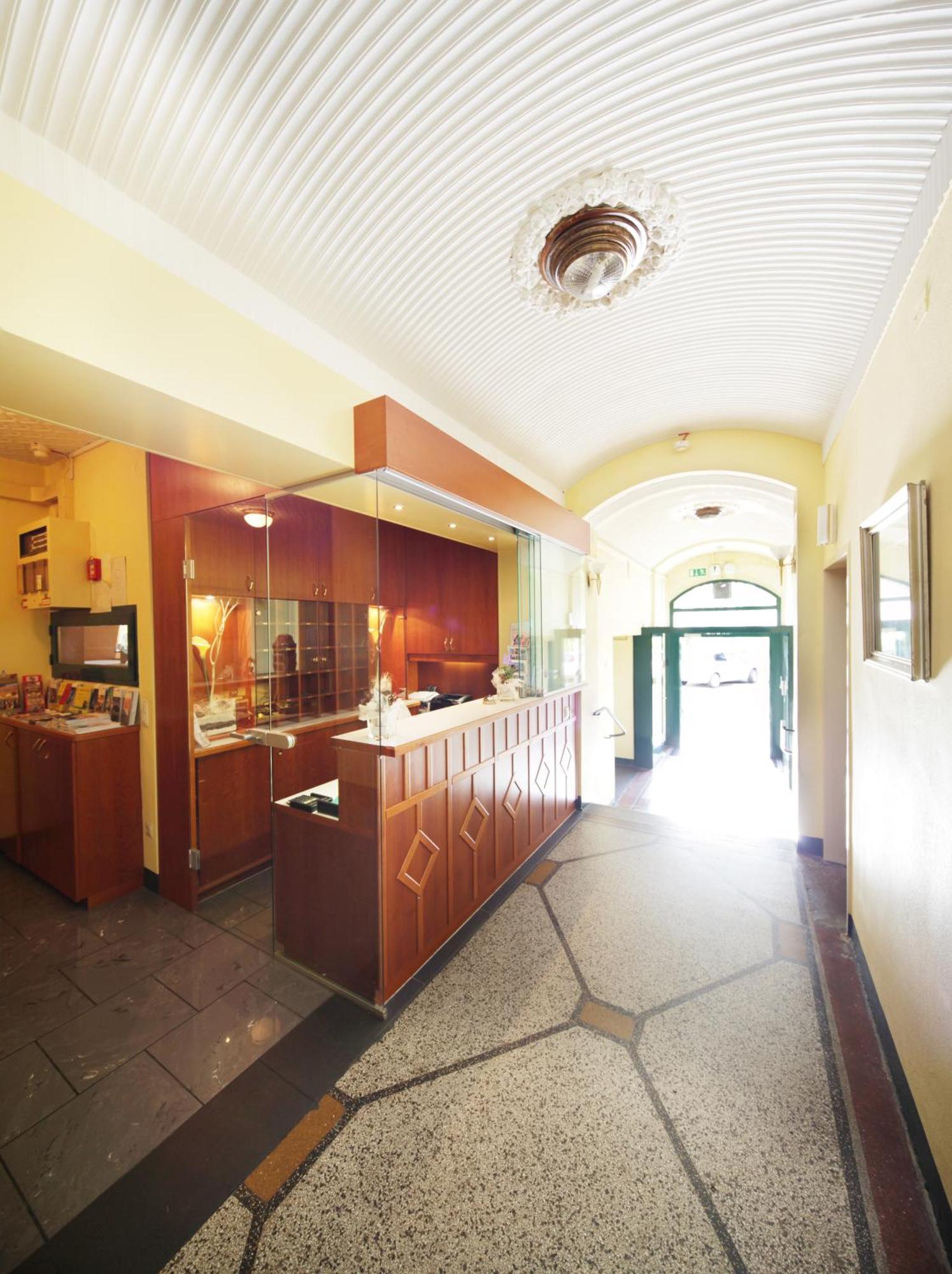 Hotel Bergwirt Schoenbrunn Bécs Kültér fotó