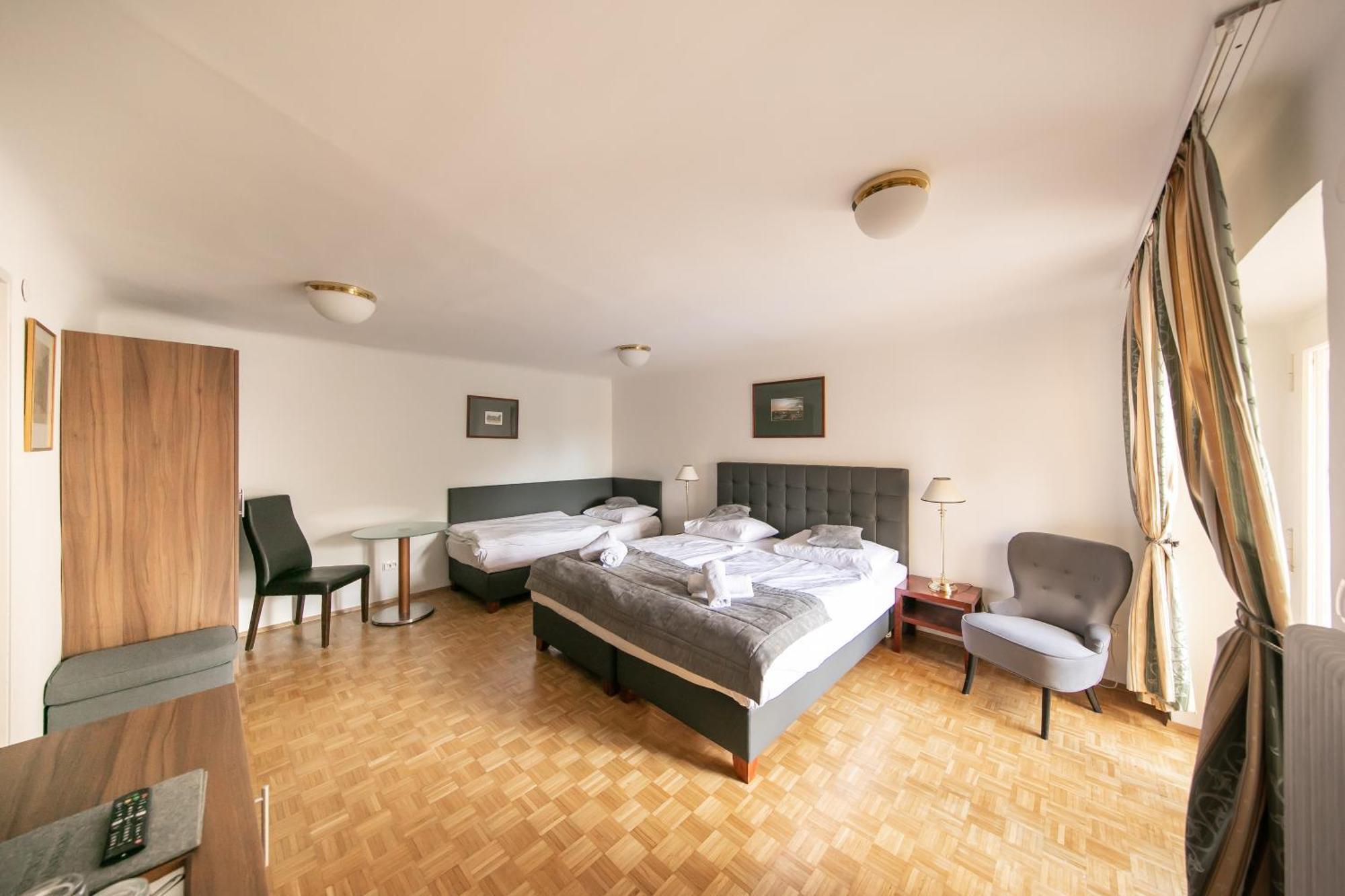 Hotel Bergwirt Schoenbrunn Bécs Kültér fotó