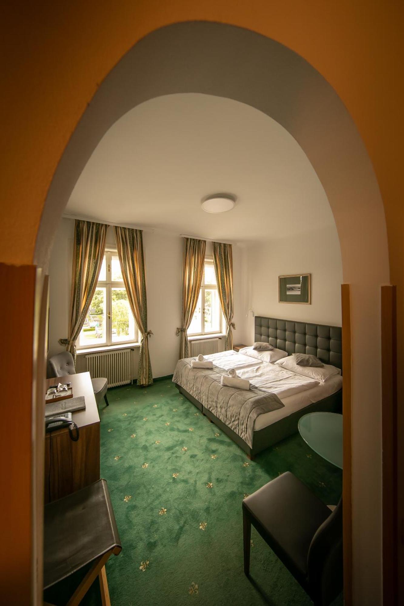 Hotel Bergwirt Schoenbrunn Bécs Kültér fotó